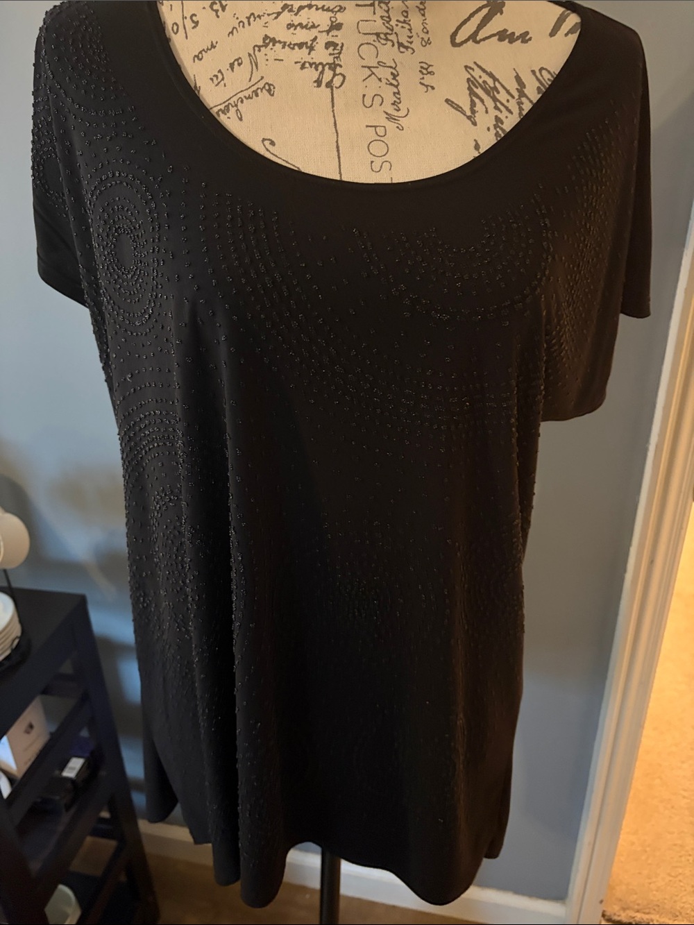 Women's Black Embellished Scoop Neck Top XL like new!